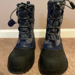 Northface boys snow boots